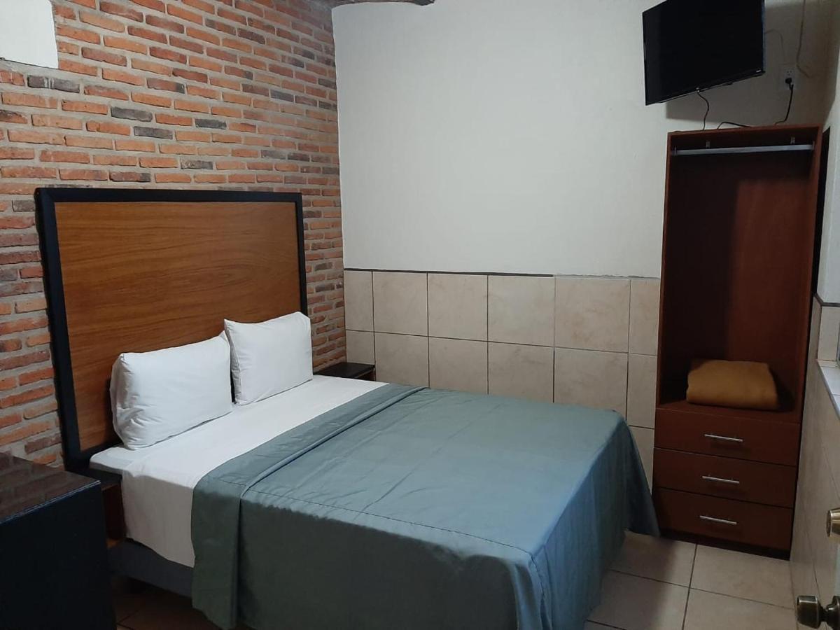 Hotel Hcm Guadalajara Exterior photo